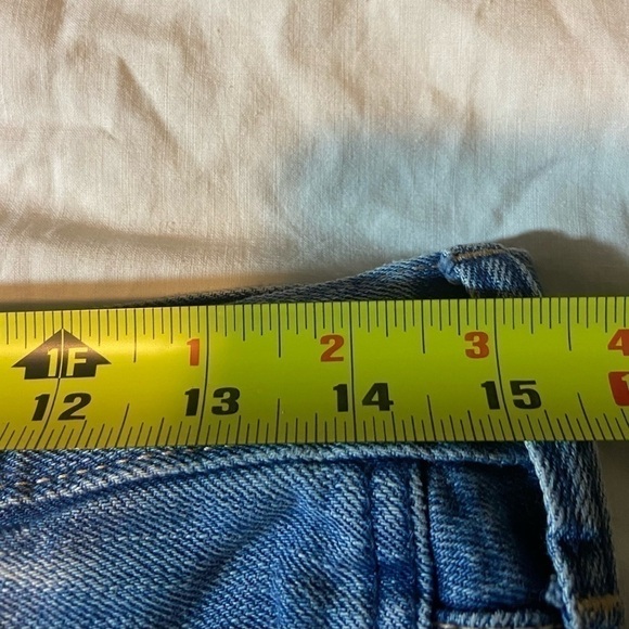 Hollister Jeans Womens Sz 26W x 27L Relaxed Fit Destructed Denim High rise Sz 3 - Picture 9 of 10